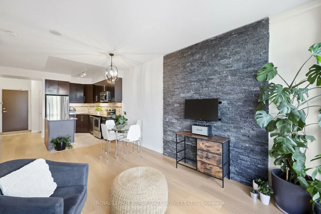 223, Webb, City Centre, Mississauga