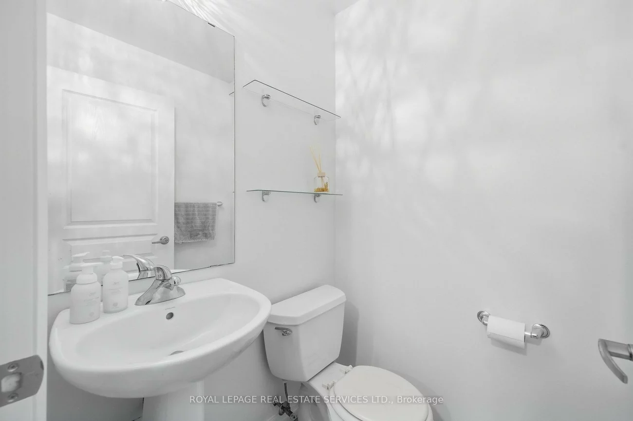 223, Webb, City Centre, Mississauga
