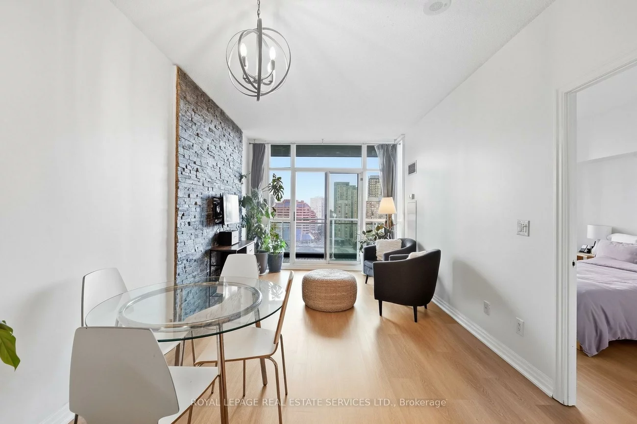 223, Webb, City Centre, Mississauga