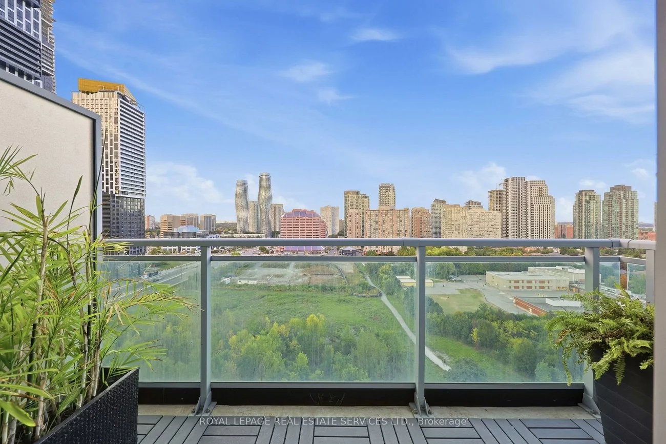 223, Webb, City Centre, Mississauga