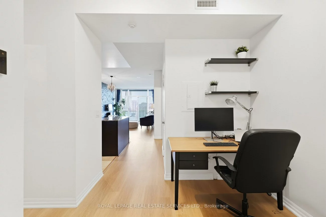 223, Webb, City Centre, Mississauga