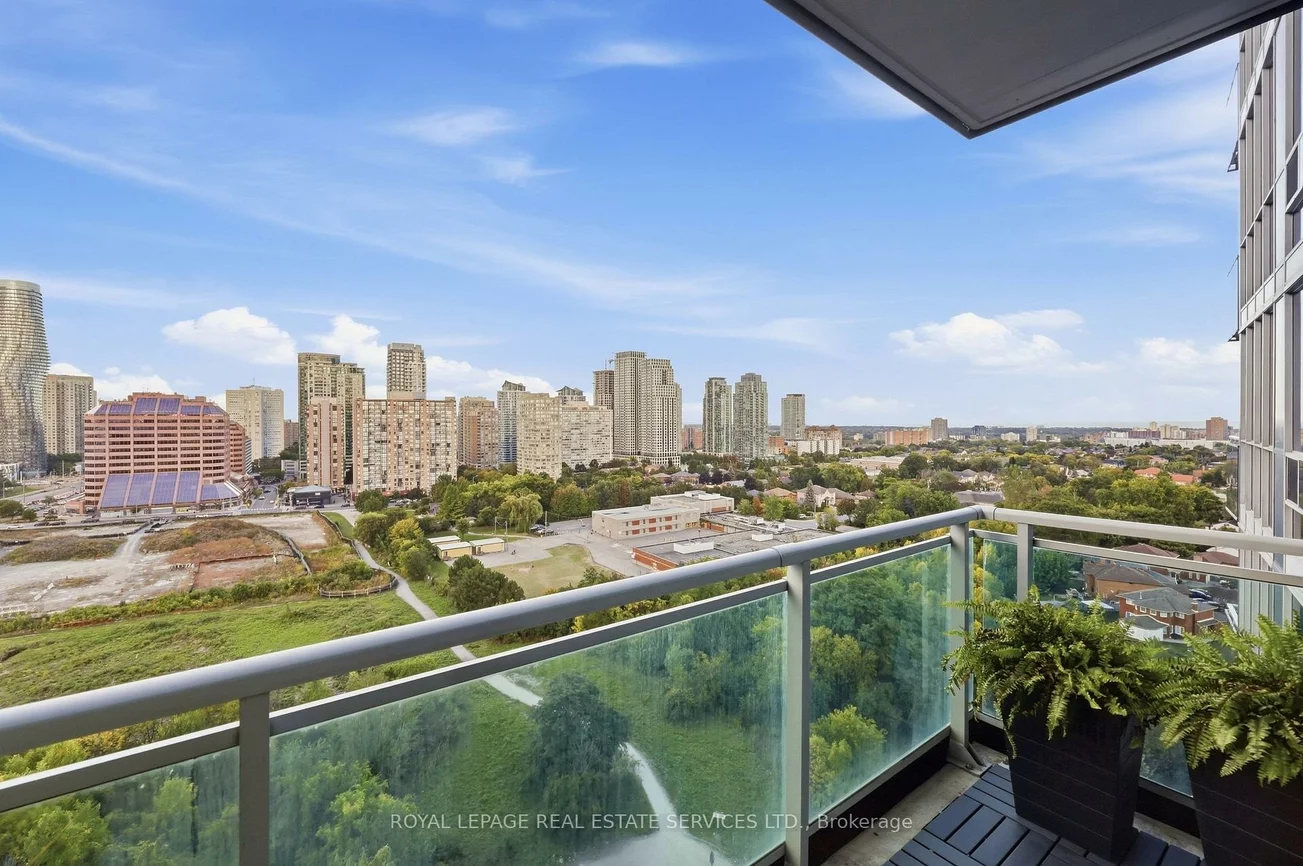 223, Webb, City Centre, Mississauga
