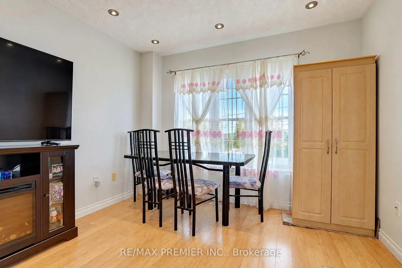3030, Breakwater, Cooksville, Mississauga