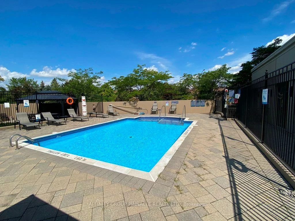 220, Forum, Hurontario, Mississauga