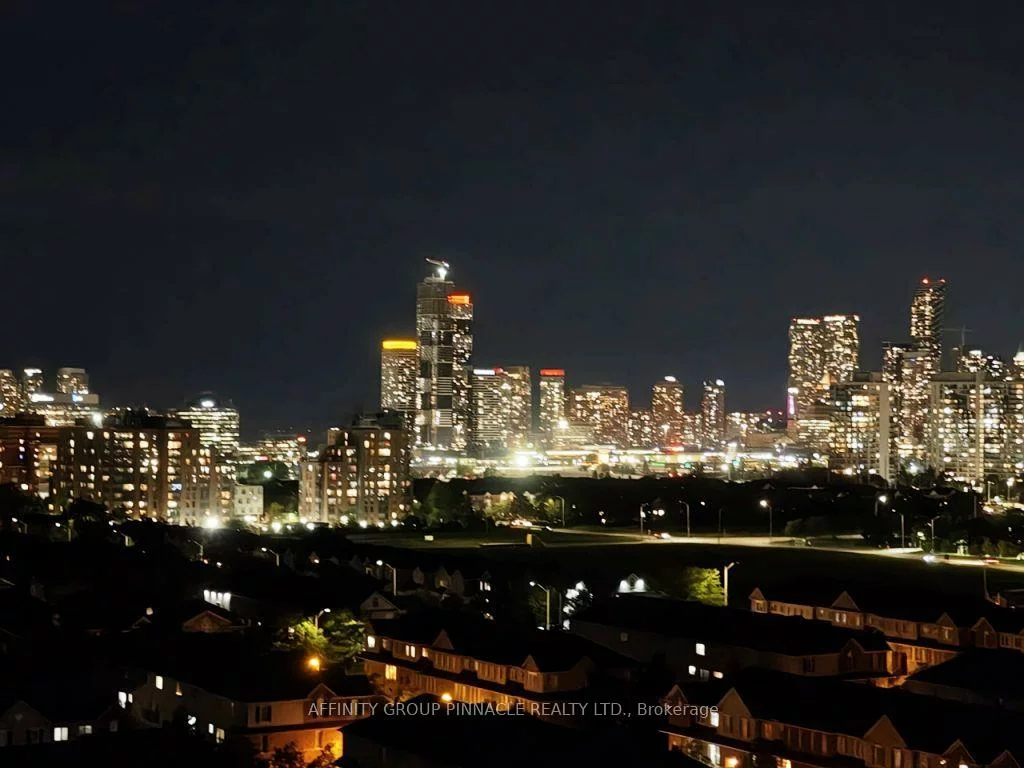 220, Forum, Hurontario, Mississauga