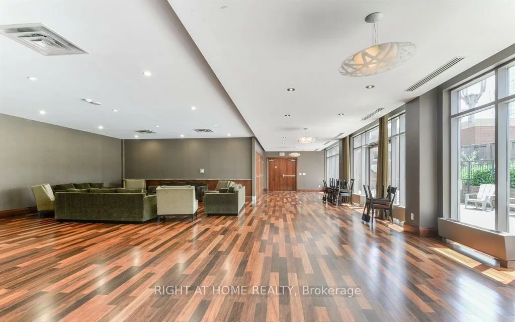 4090, Living Arts, City Centre, Mississauga