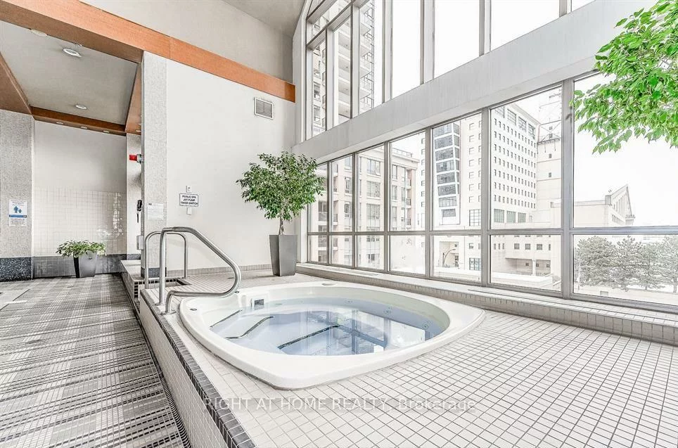 4090, Living Arts, City Centre, Mississauga