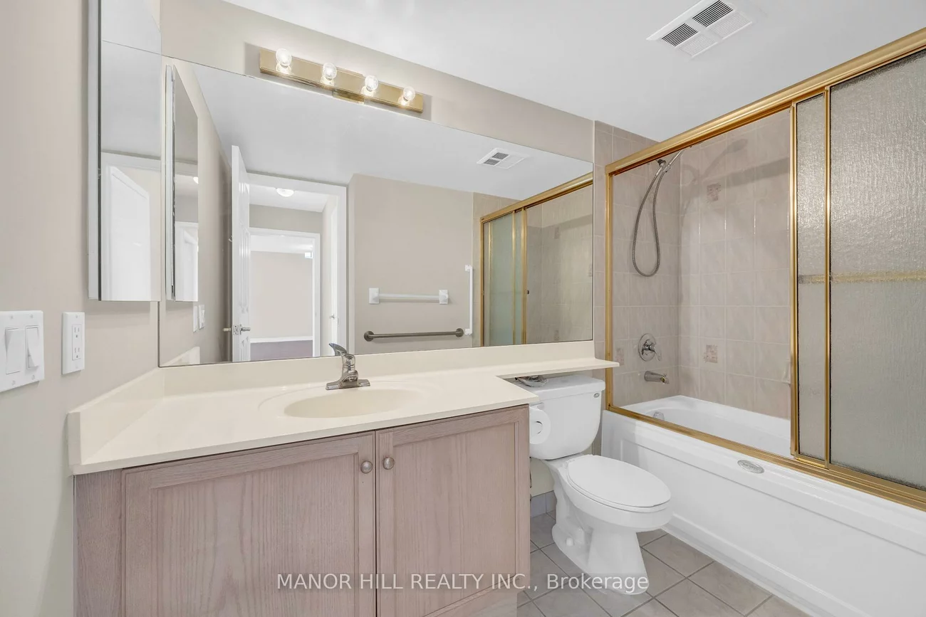 35, Kingsbridge Garden, Hurontario, Mississauga