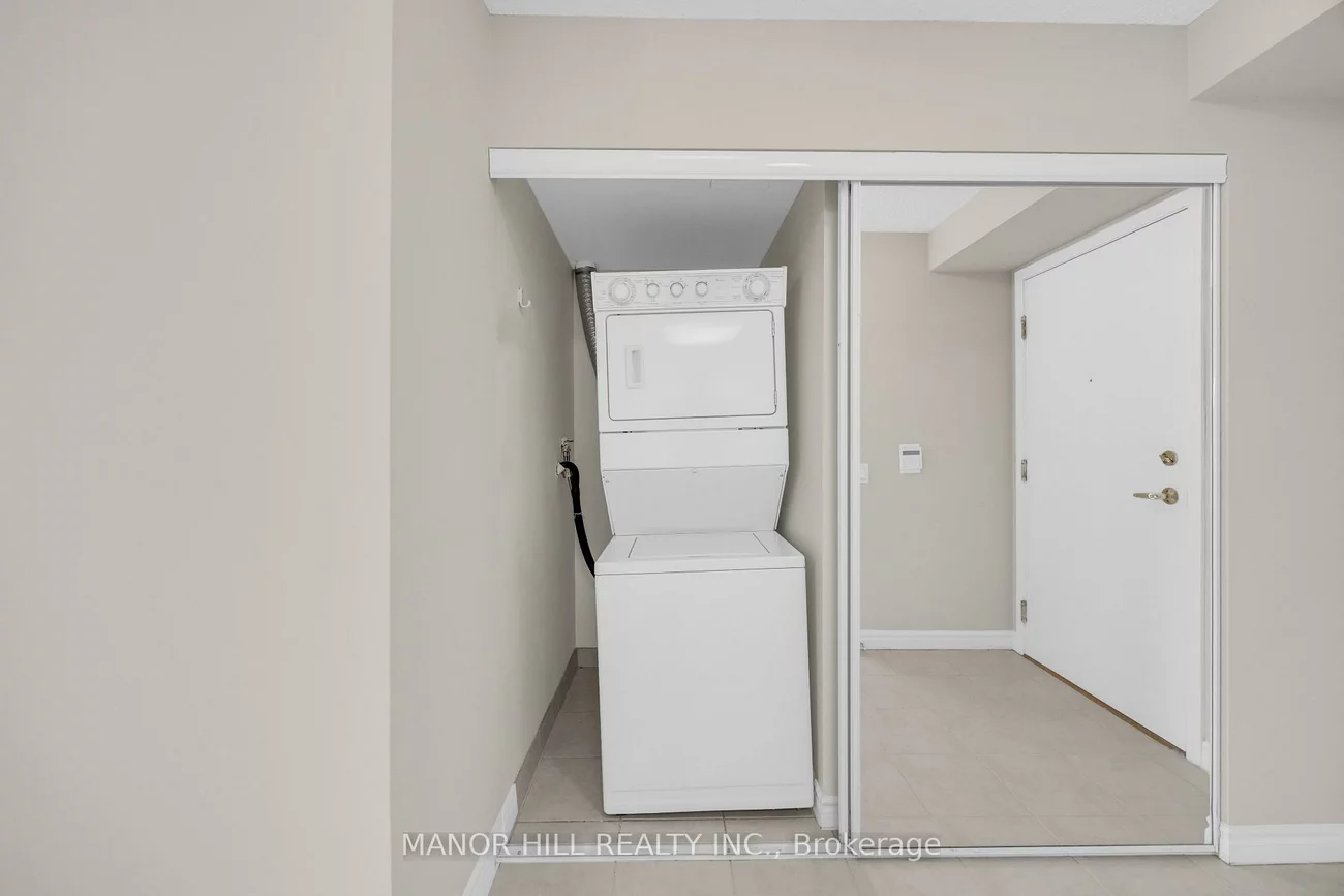 35, Kingsbridge Garden, Hurontario, Mississauga
