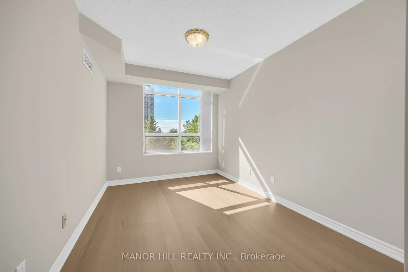 35, Kingsbridge Garden, Hurontario, Mississauga