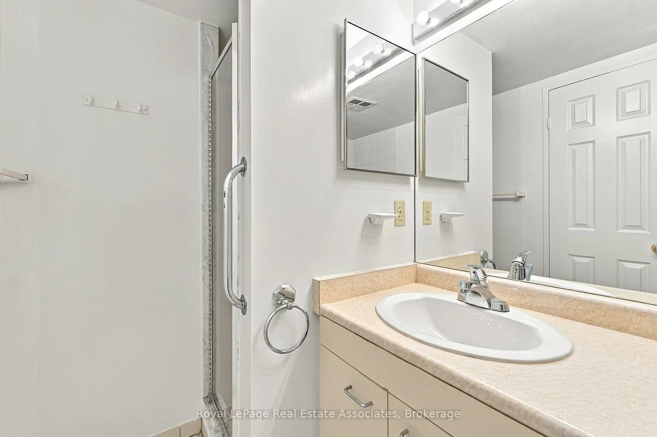 350, Rathburn, Creditview, Mississauga
