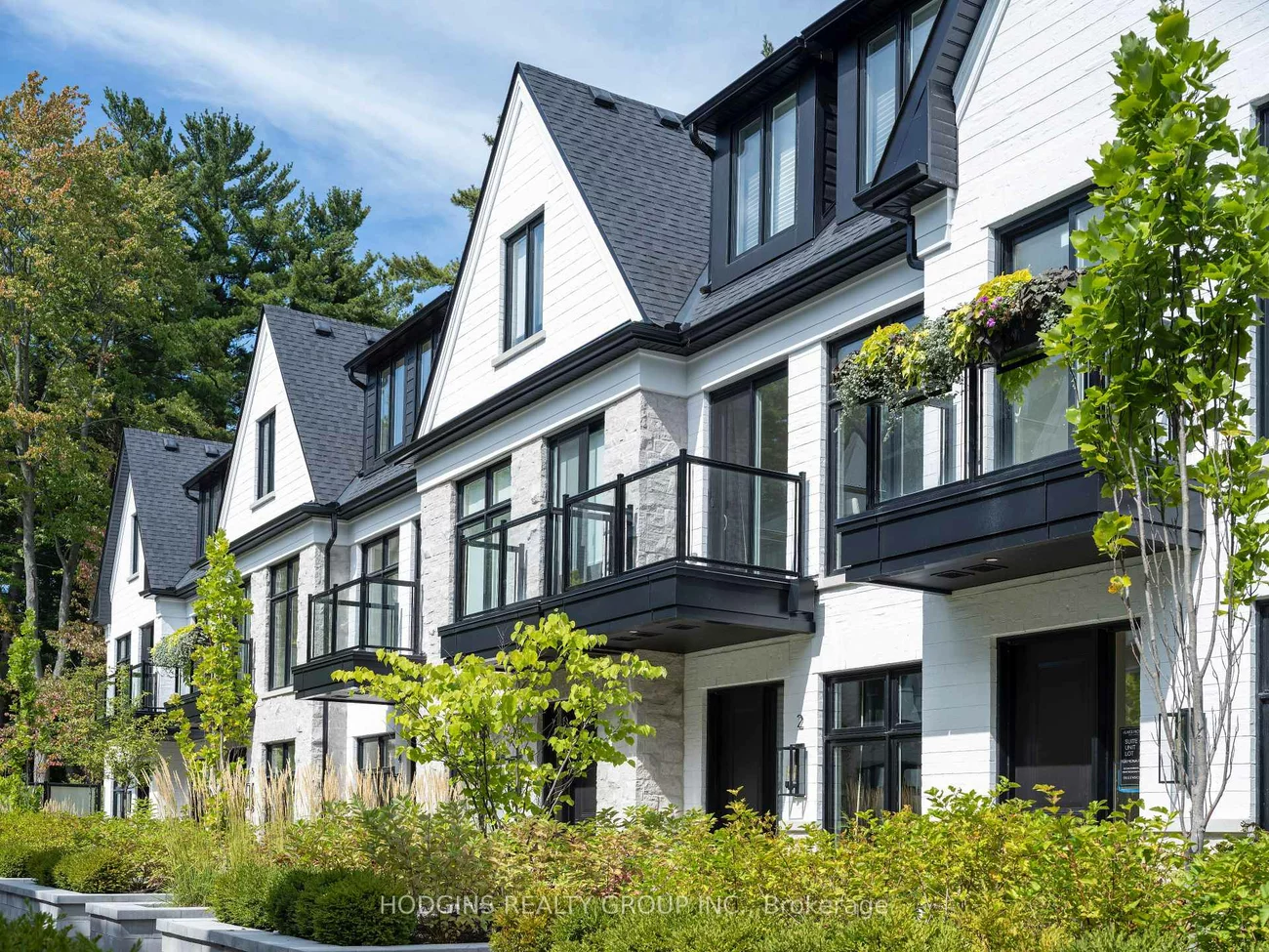 1136, Mona, Mineola, Mississauga