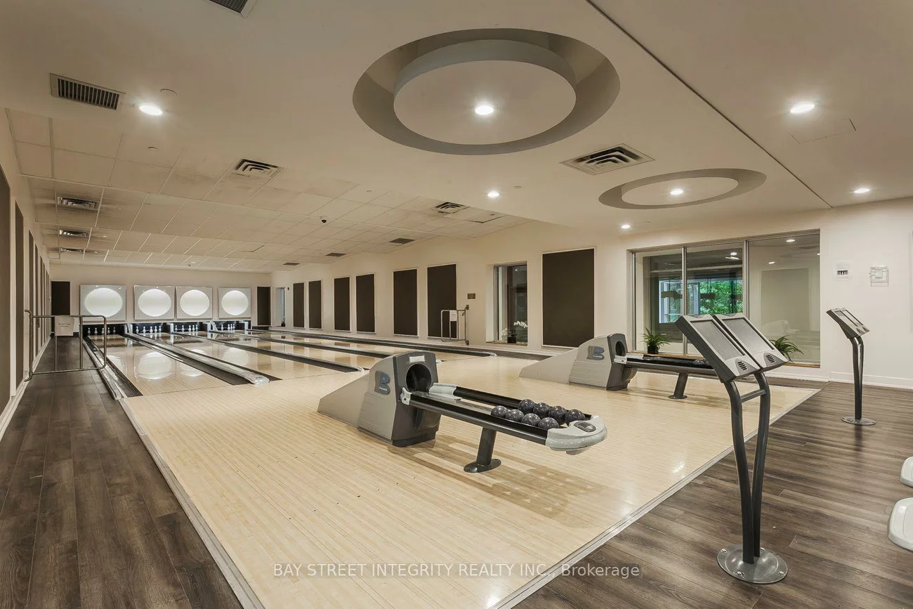 3888, Duke Of York, City Centre, Mississauga