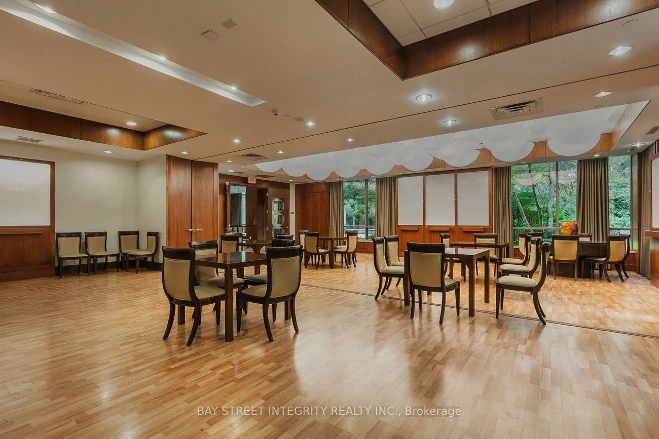 3888, Duke Of York, City Centre, Mississauga