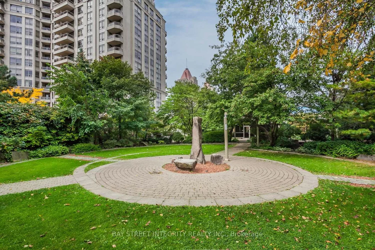 3888, Duke Of York, City Centre, Mississauga