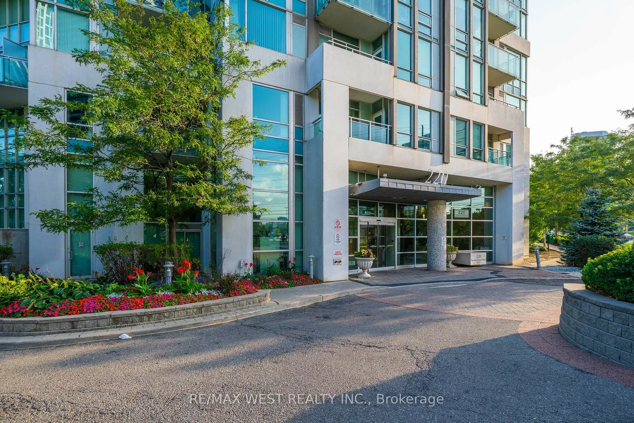 220, Burnhamthorpe, City Centre, Mississauga