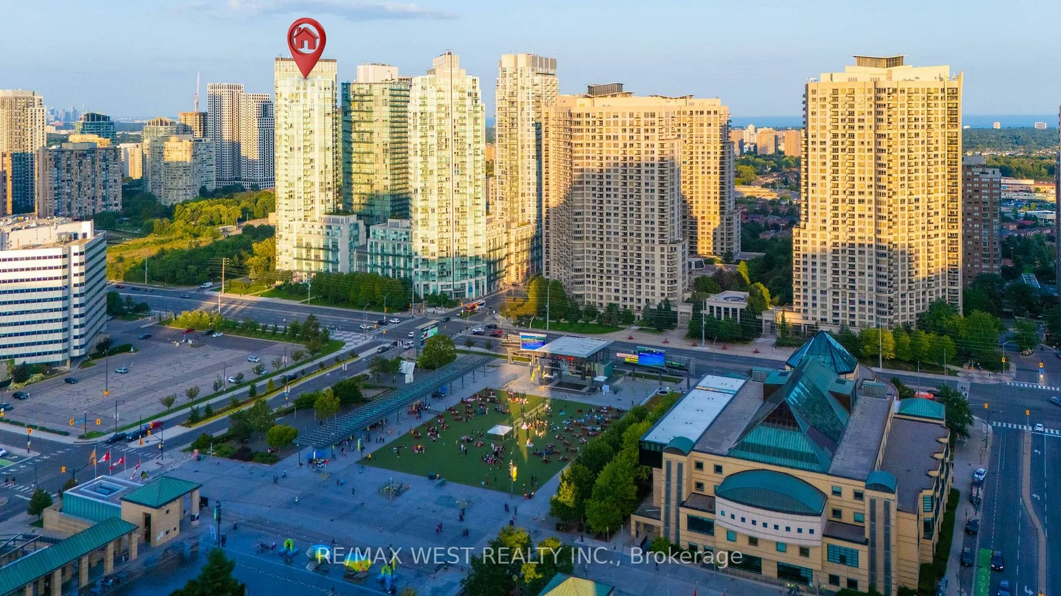 220, Burnhamthorpe, City Centre, Mississauga