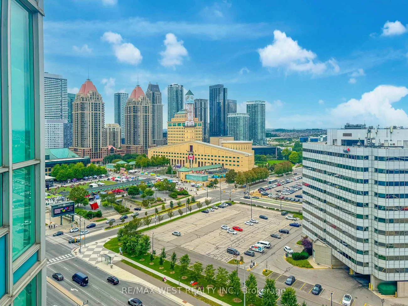 220, Burnhamthorpe, City Centre, Mississauga