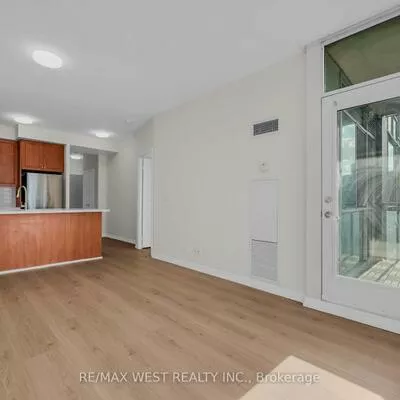 220, Burnhamthorpe, City Centre, Mississauga