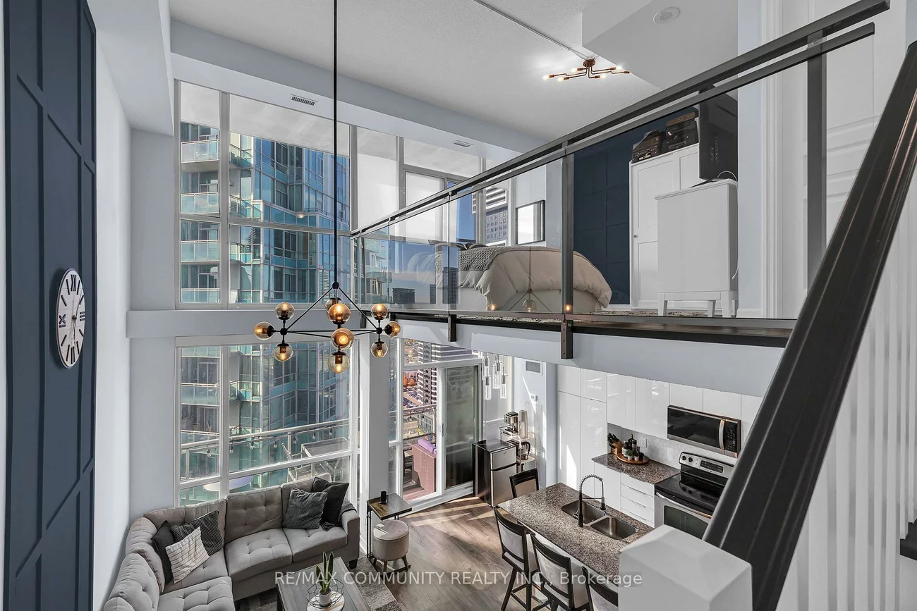223, Webb, City Centre, Mississauga