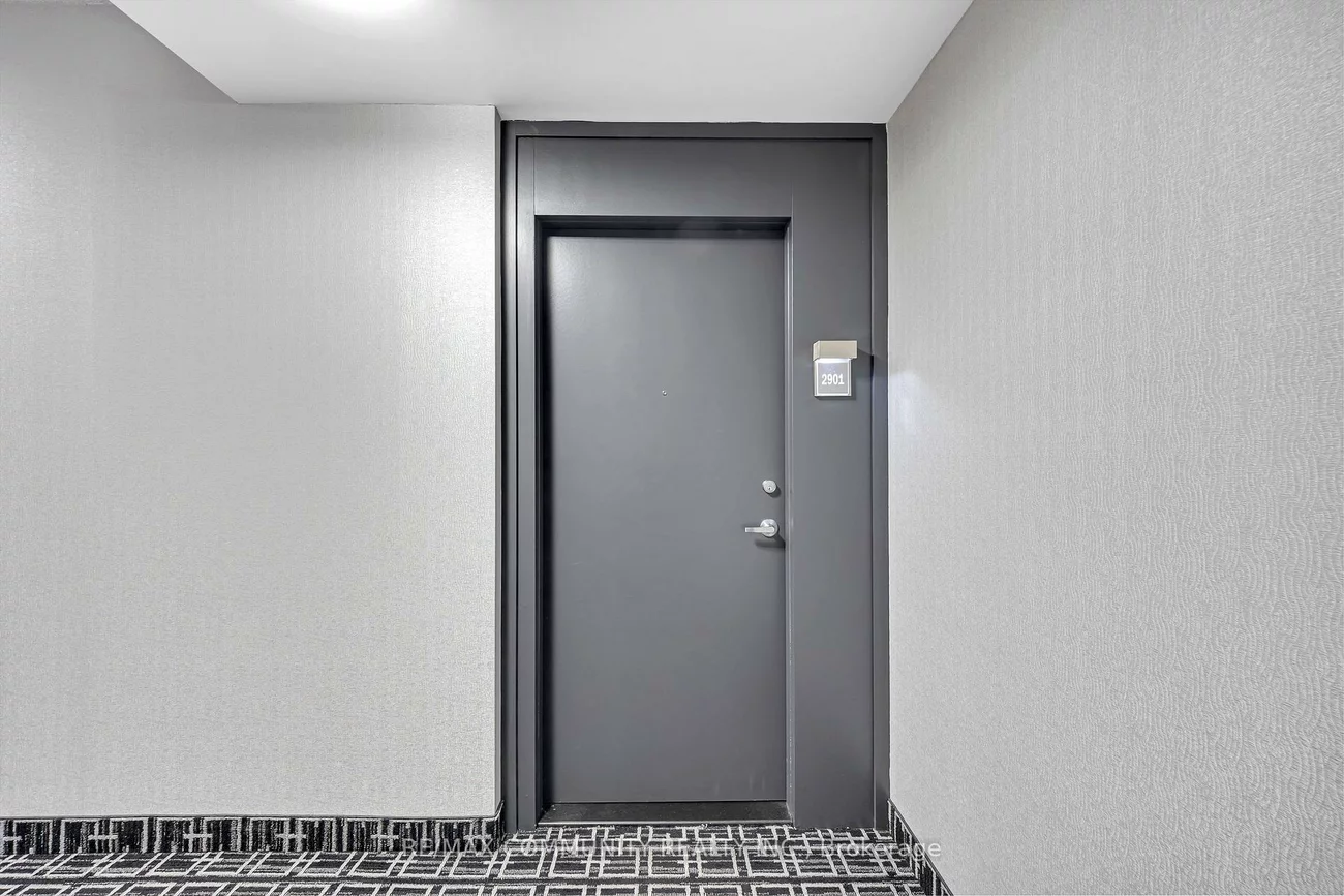 223, Webb, City Centre, Mississauga