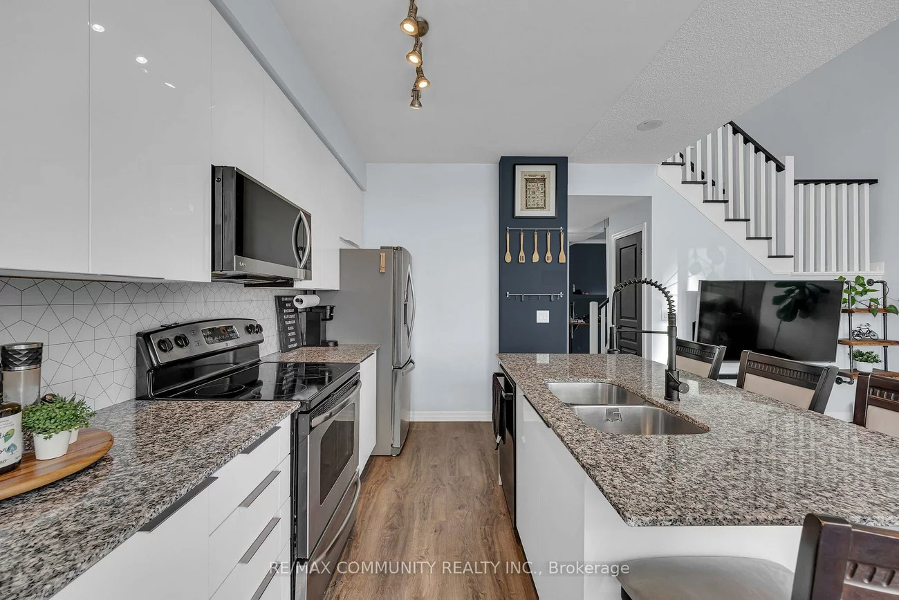 223, Webb, City Centre, Mississauga