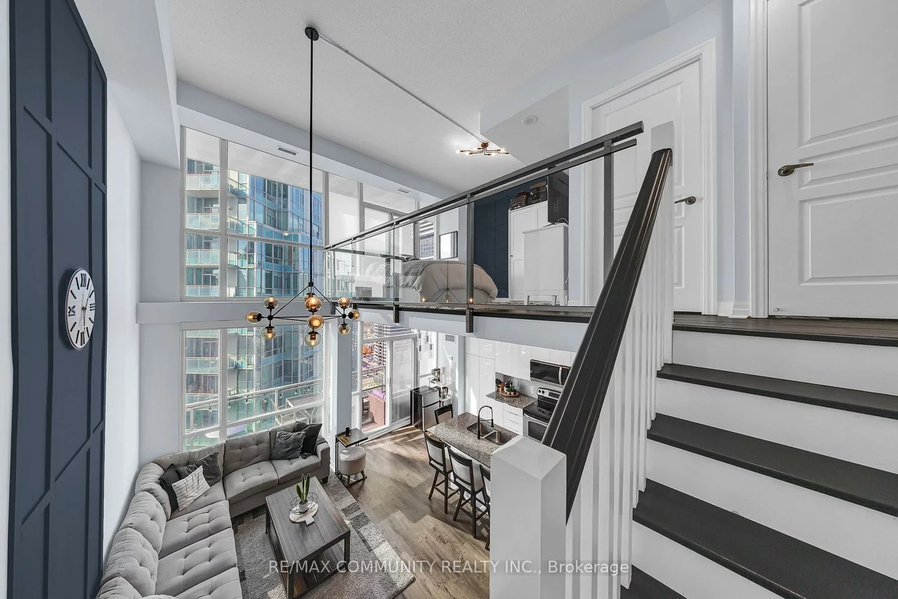 223, Webb, City Centre, Mississauga