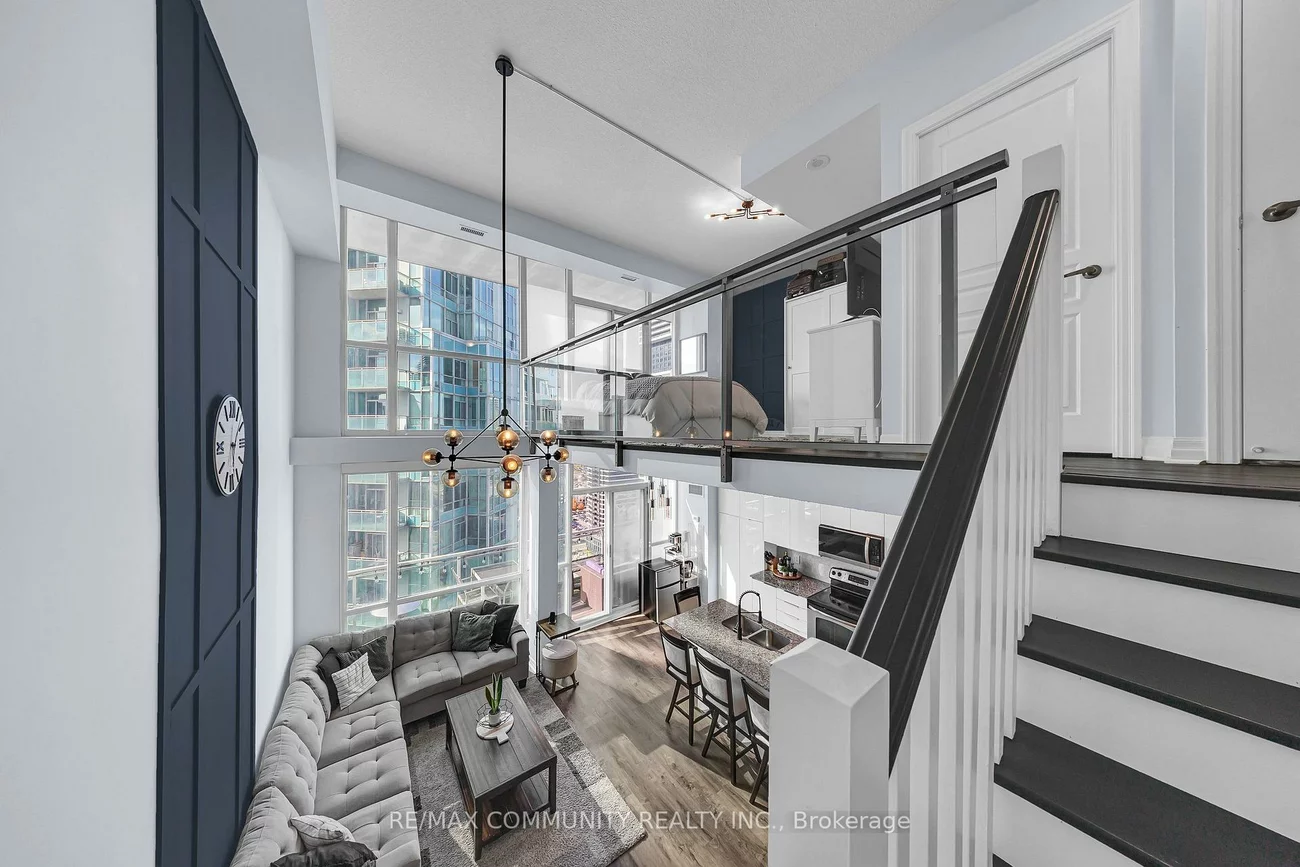 223, Webb, City Centre, Mississauga