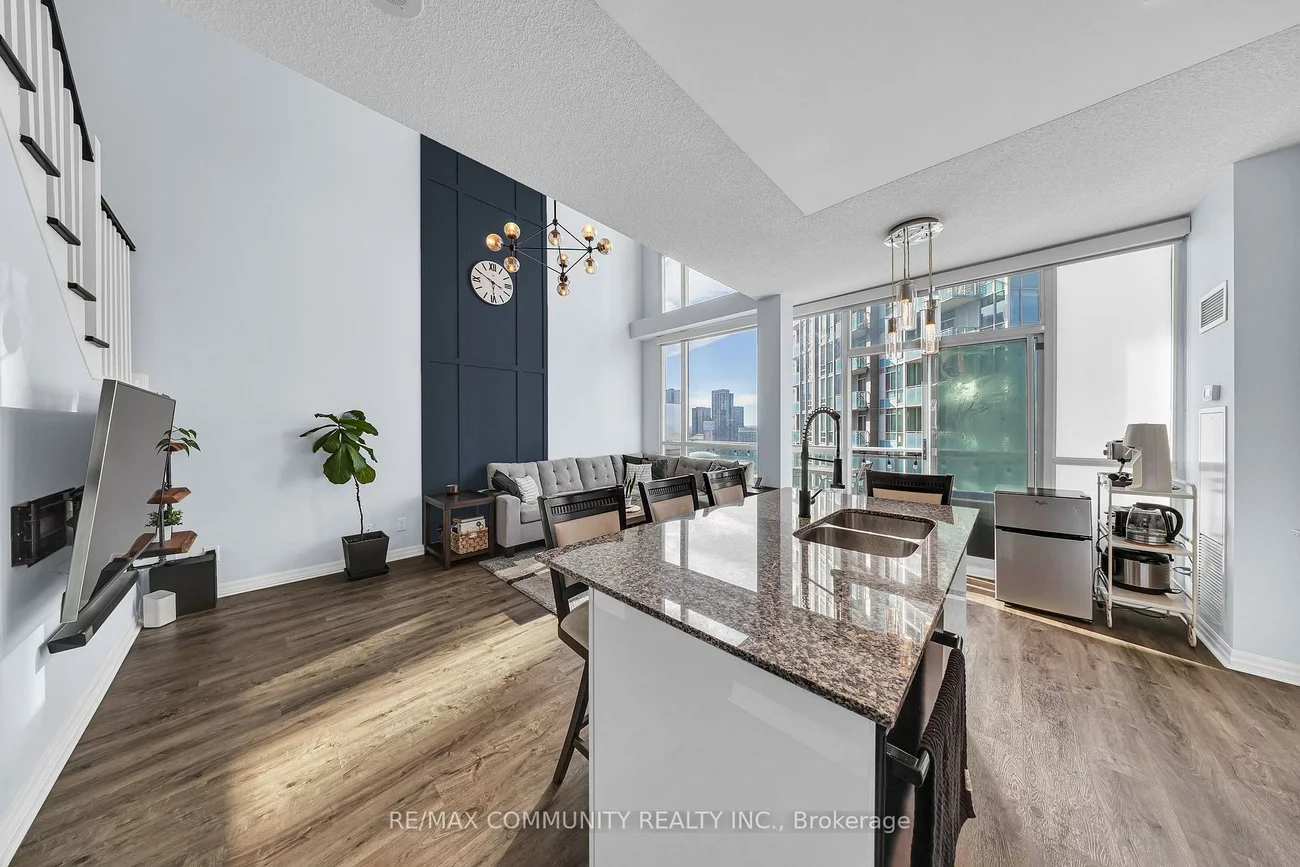 223, Webb, City Centre, Mississauga