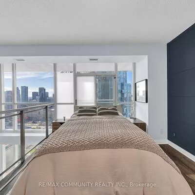223, Webb, City Centre, Mississauga