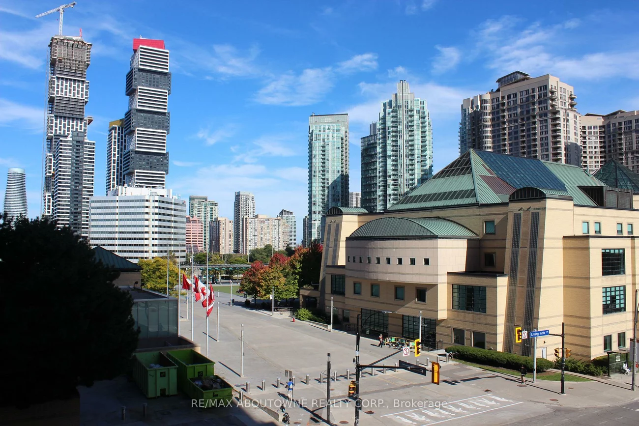 4080, Living Arts, City Centre, Mississauga
