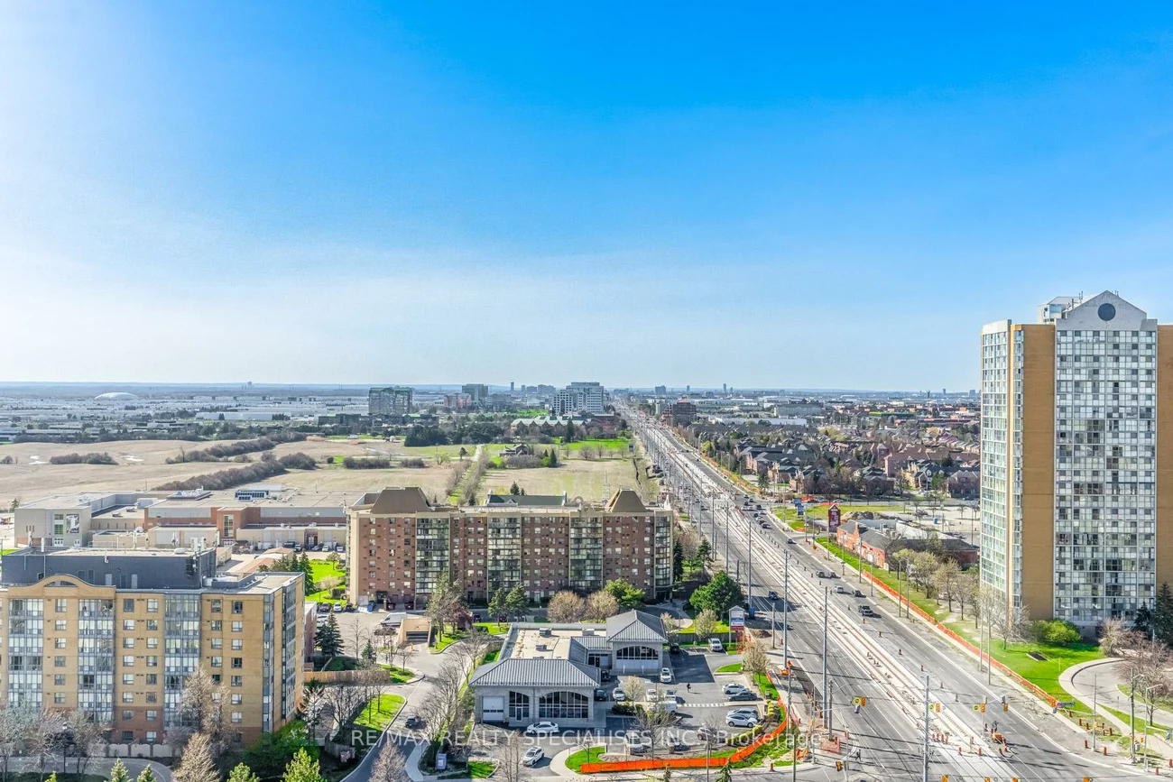 55, Strathaven, Hurontario, Mississauga