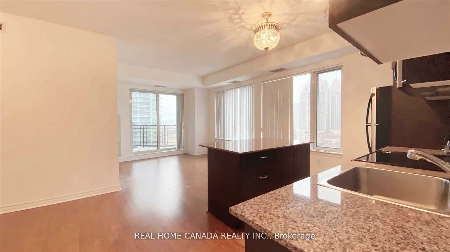 385, Prince Of Wales, City Centre, Mississauga