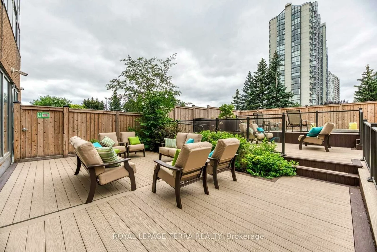 300, Webb, City Centre, Mississauga