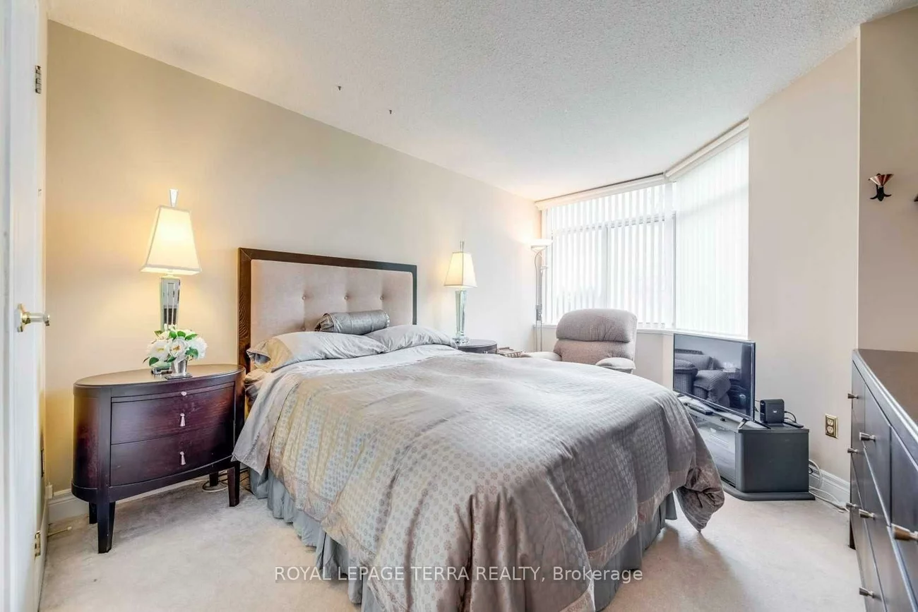 300, Webb, City Centre, Mississauga