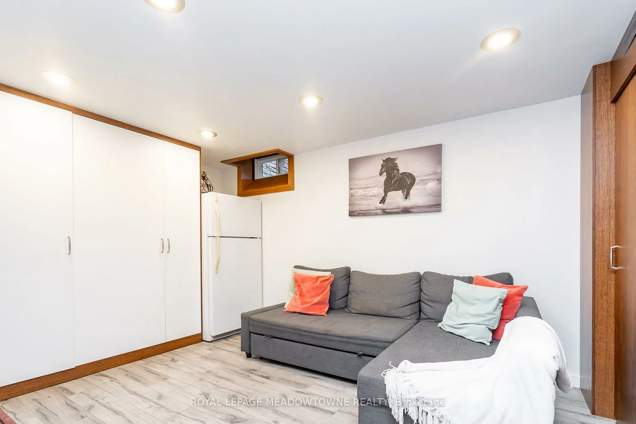 7251, Copenhagen, Meadowvale, Mississauga