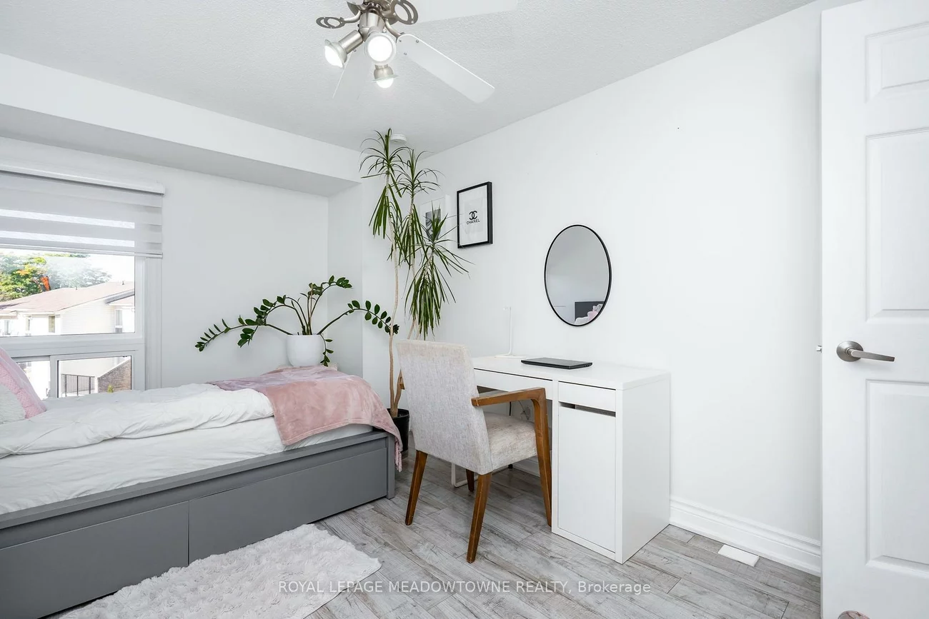 7251, Copenhagen, Meadowvale, Mississauga