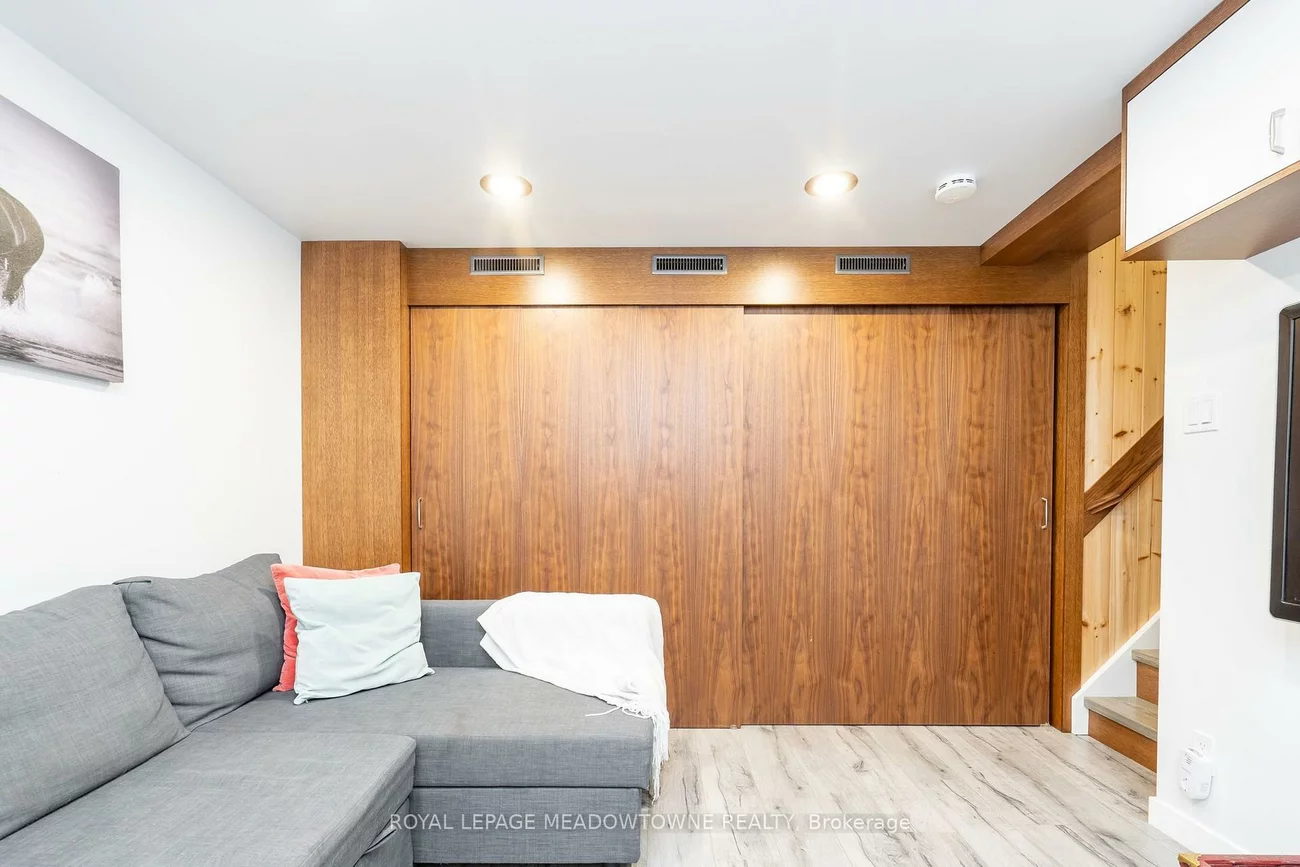 7251, Copenhagen, Meadowvale, Mississauga