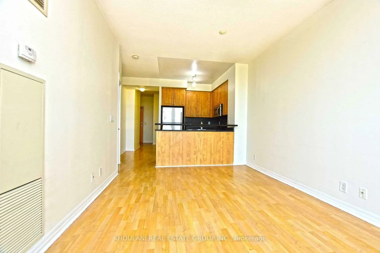 220, Burnhamthorpe, City Centre, Mississauga