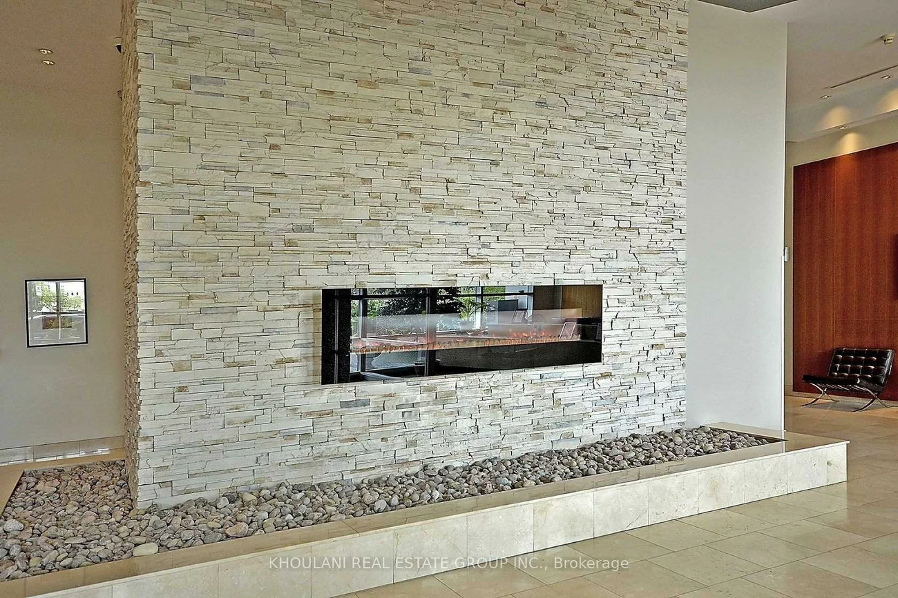 220, Burnhamthorpe, City Centre, Mississauga