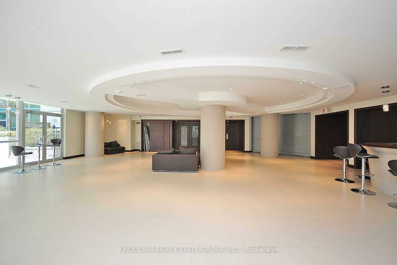 220, Burnhamthorpe, City Centre, Mississauga