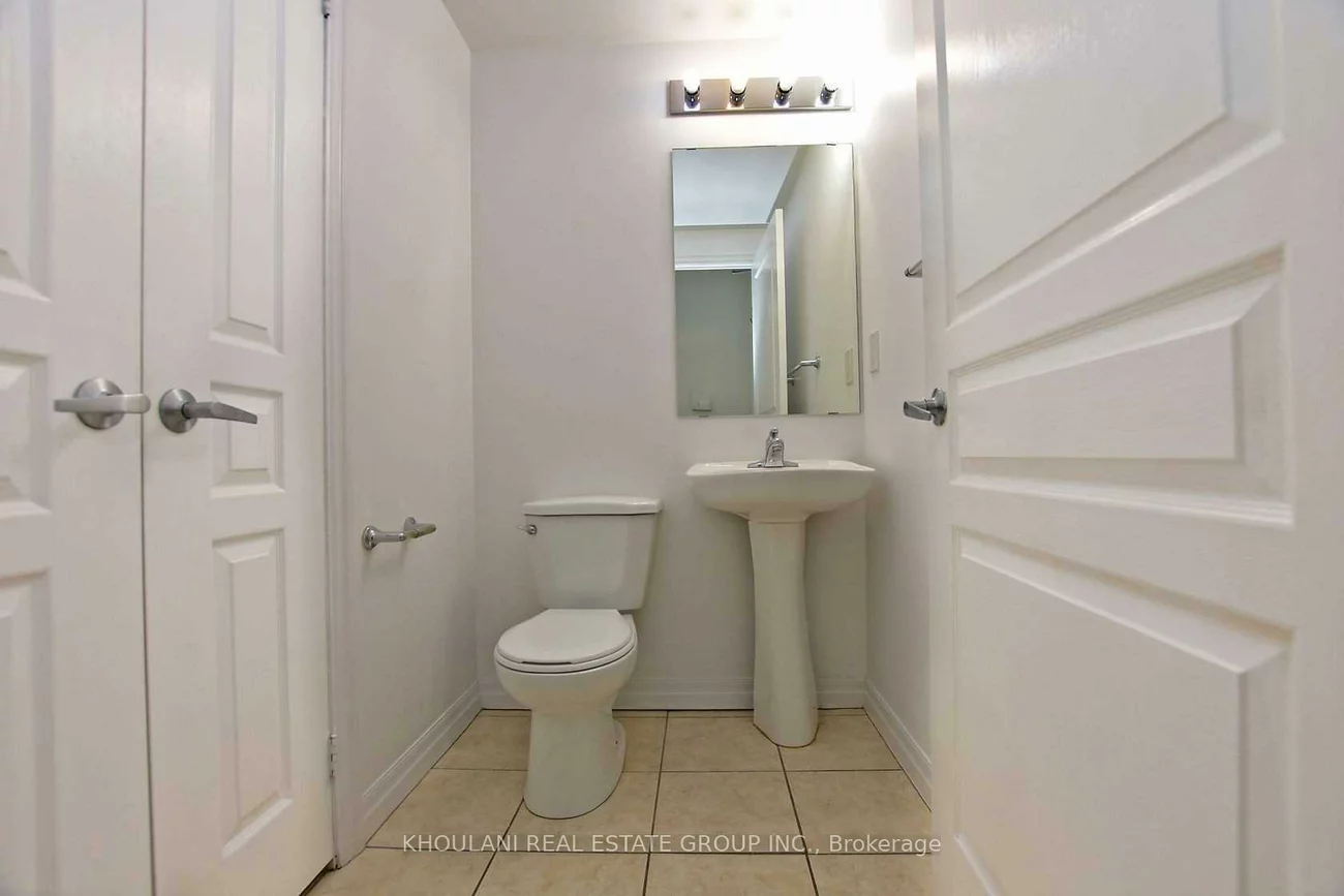 220, Burnhamthorpe, City Centre, Mississauga