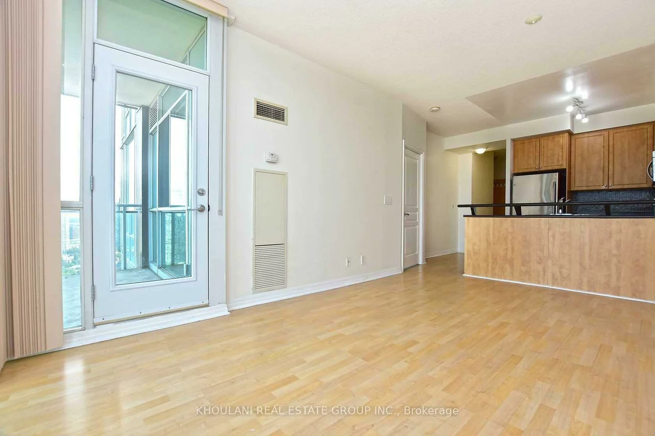 220, Burnhamthorpe, City Centre, Mississauga