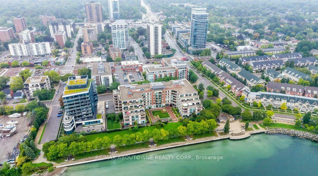 80, Port, Port Credit, Mississauga