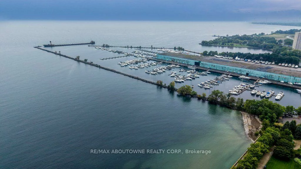 80, Port, Port Credit, Mississauga