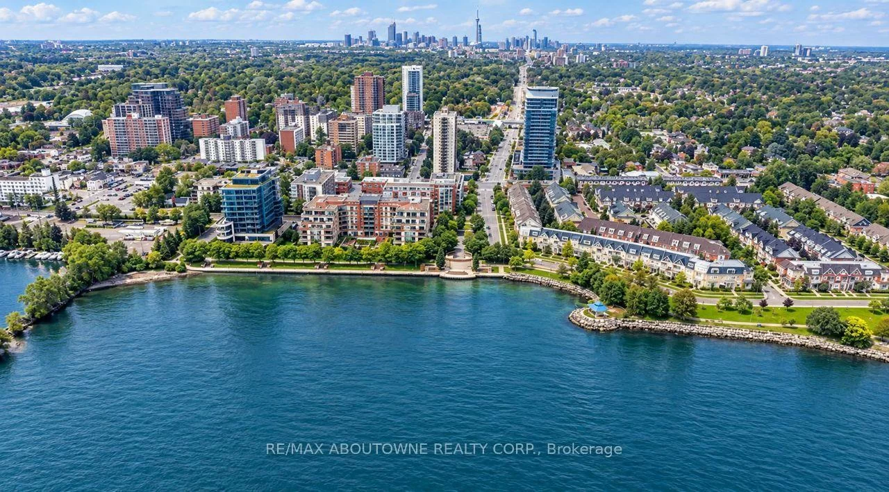 80, Port, Port Credit, Mississauga
