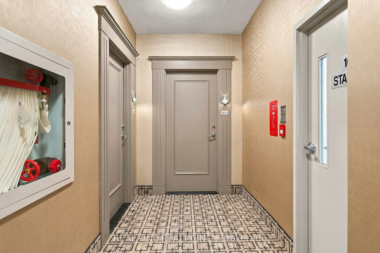 225, Webb, City Centre, Mississauga