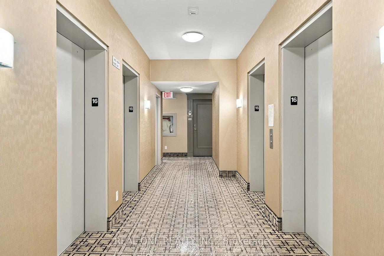 225, Webb, City Centre, Mississauga
