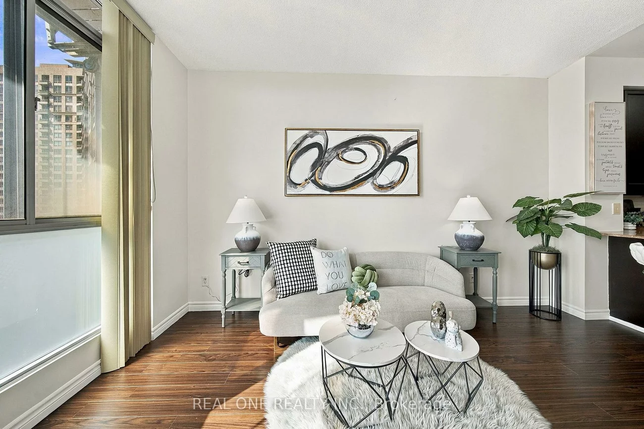 225, Webb, City Centre, Mississauga
