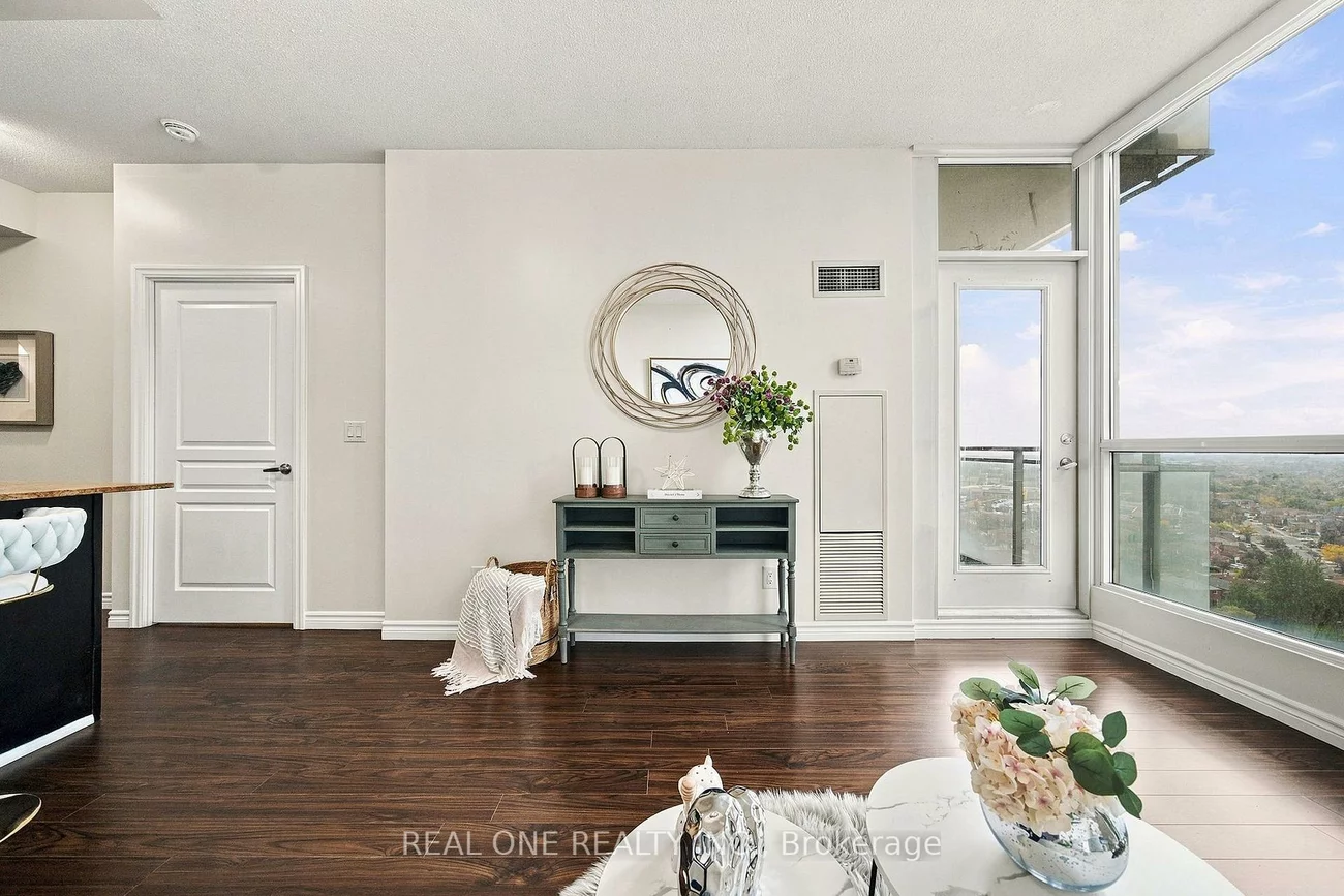 225, Webb, City Centre, Mississauga